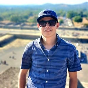 Meet your Posher, Alex